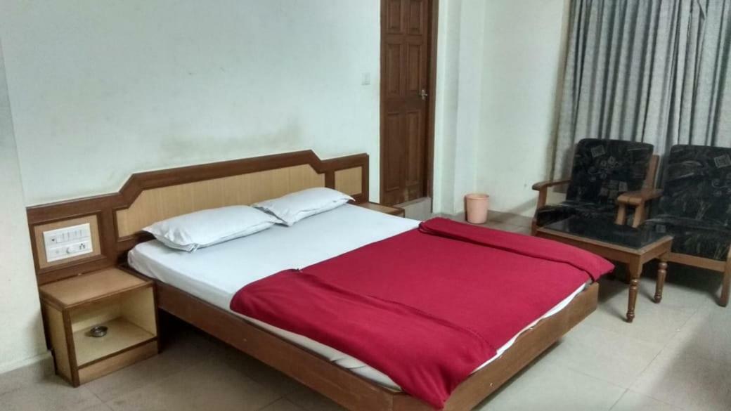 Mg Palace Lodge Shivamogga Exteriör bild